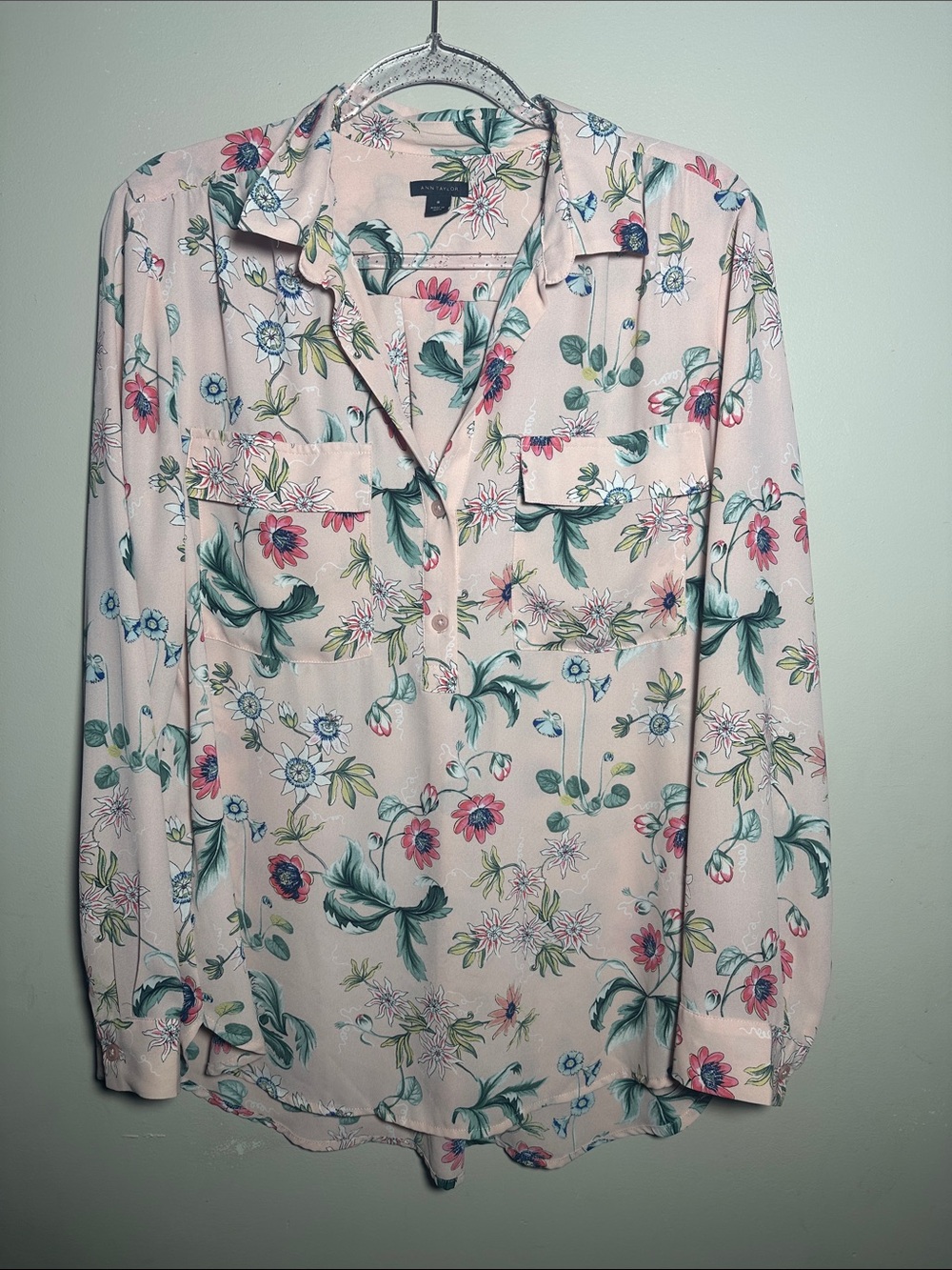 Ann Taylor Medium Pink Floral Long Sleeved Popover Career Office Top